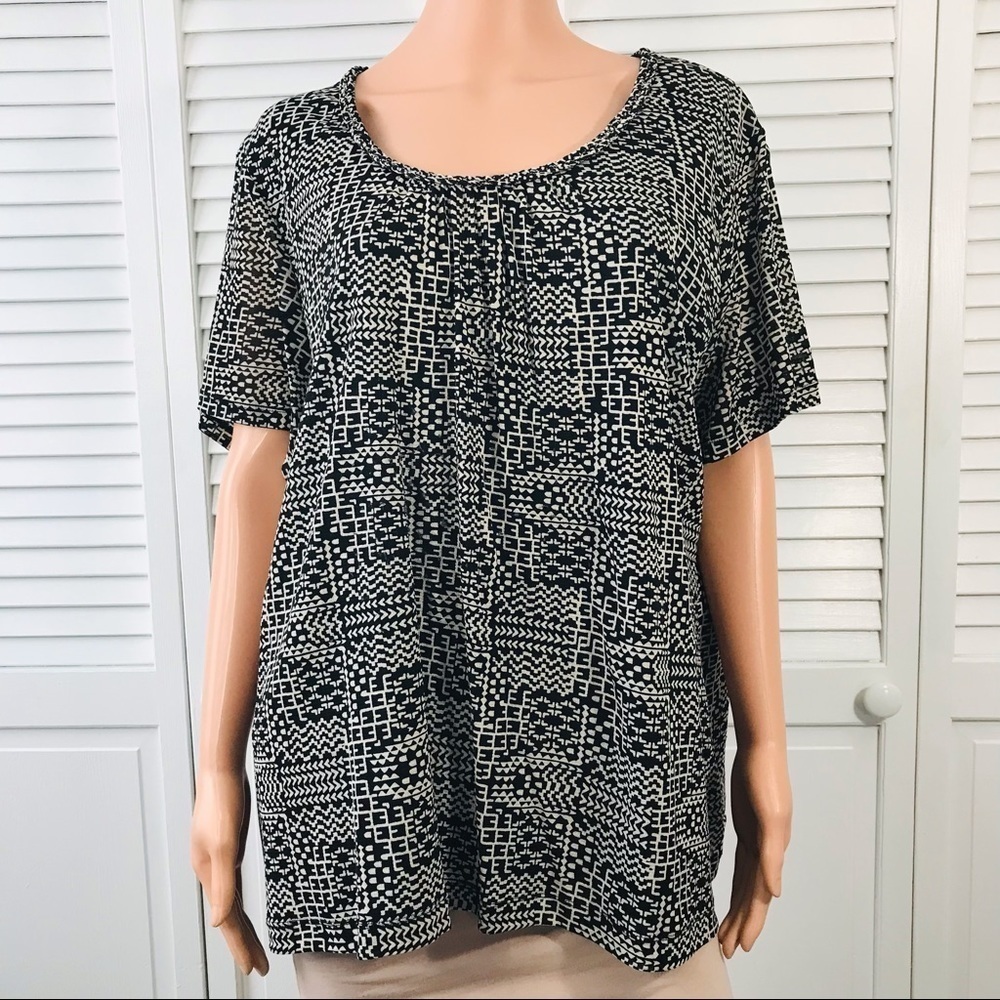 3/$25 CROFT & BARROW Scoop Neck Black White Short Sleeve Shirt